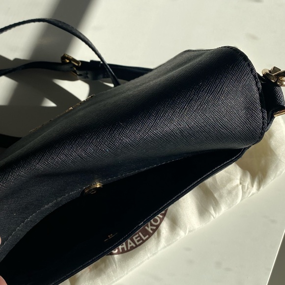 Michael Kors Handbag - Picture 7 of 9